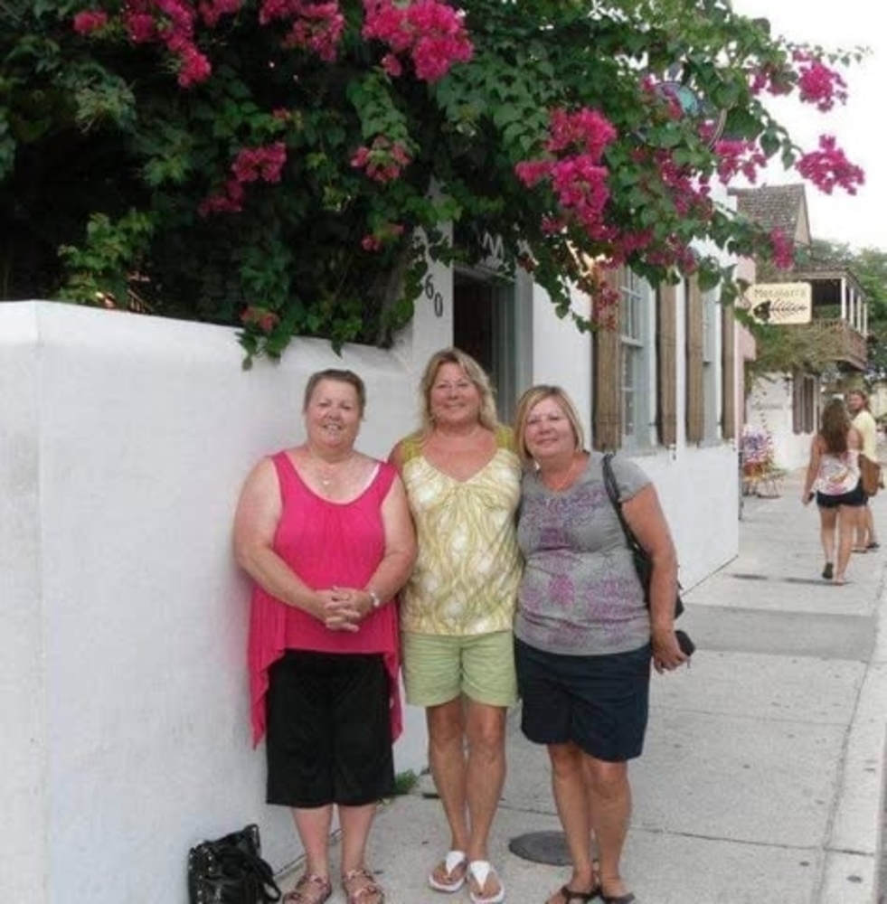 Meet your Posher, Leona